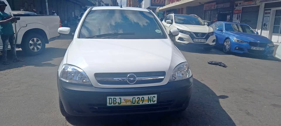 2009 CHEVROLET CORSA BAKKIE 1.4 PETROL, MANUAL TRANSMISSION, WHITE COLOUR, 82000KM 2009 CHEVROLET CORSA BAKKIE 1.4 PETROL, MANUAL TRANSMISSION, WHITE COLOUR, 82000KM
