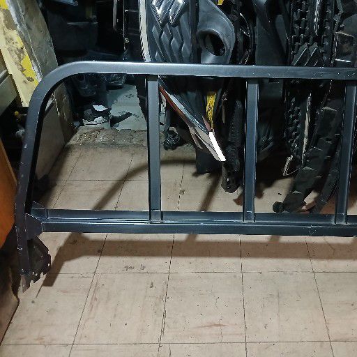 Toyota land cruiser roll bar - Private Seller Toyota land cruiser roll bar - Private Seller