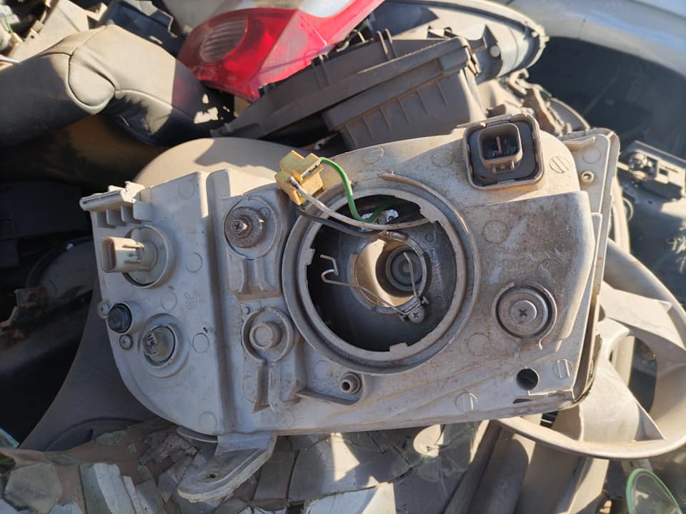 Hyundai atos R/F headlight Call or WhatsApp me - Private Seller Hyundai atos R/F headlight Call or WhatsApp me - Private Seller