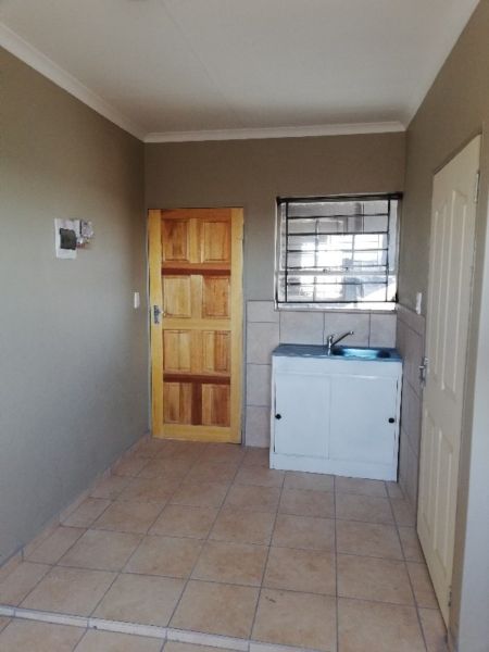 Orlando West Rooms To Rent From R1200 Junk Mail