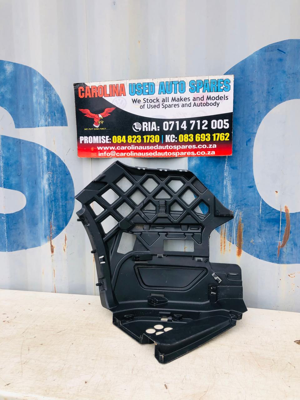 VW Transporter T6 front left bumper bracket (2015-2023) - Private Seller VW Transporter T6 front left bumper bracket (2015-2023) - Private Seller