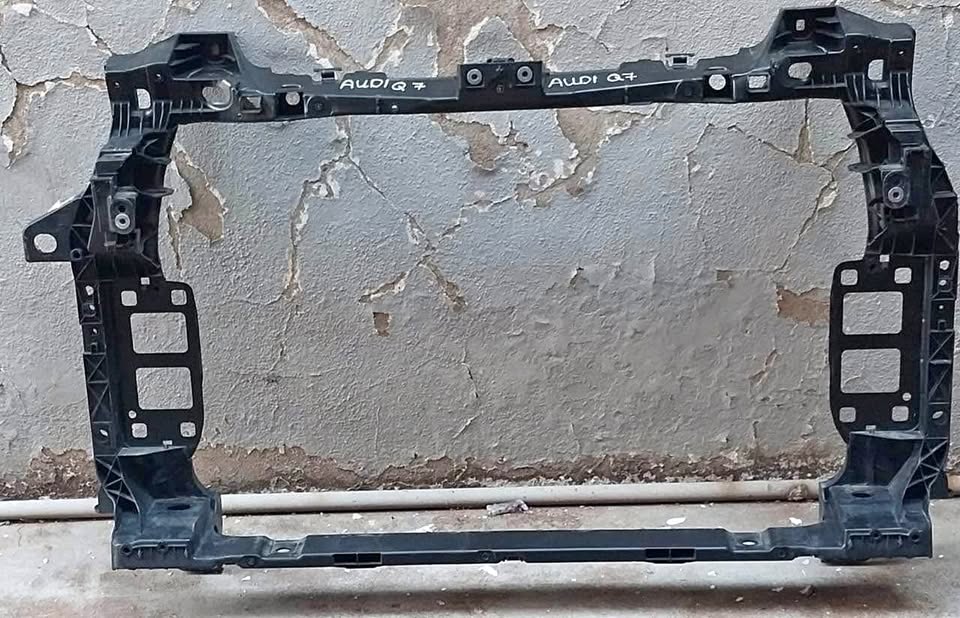 Audi Q7 cradle - Private Seller Audi Q7 cradle - Private Seller