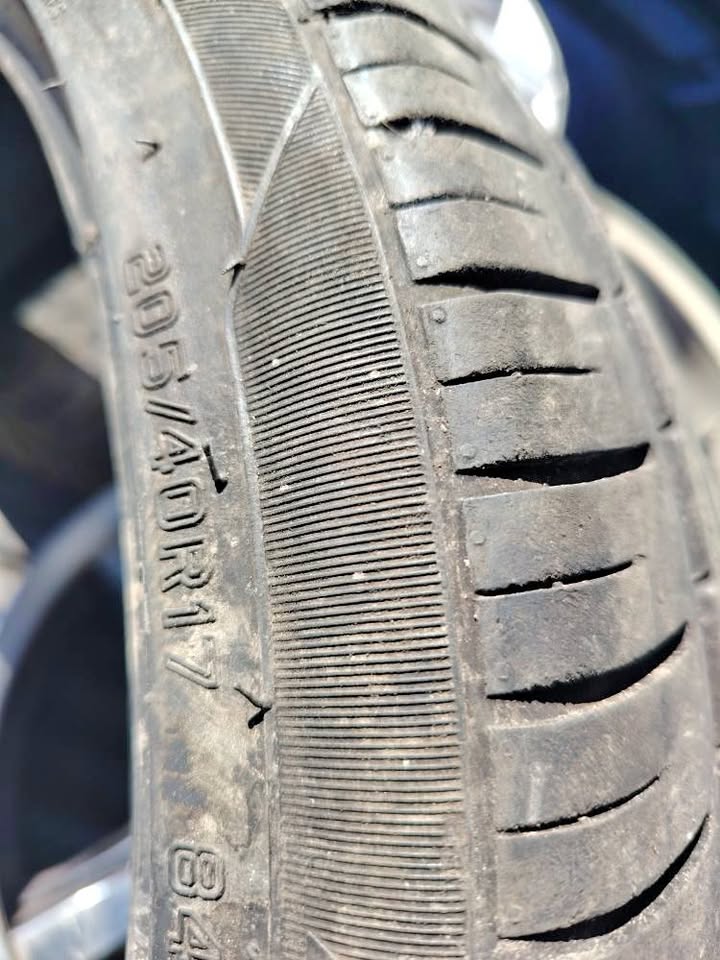 17 inch tyres good condition