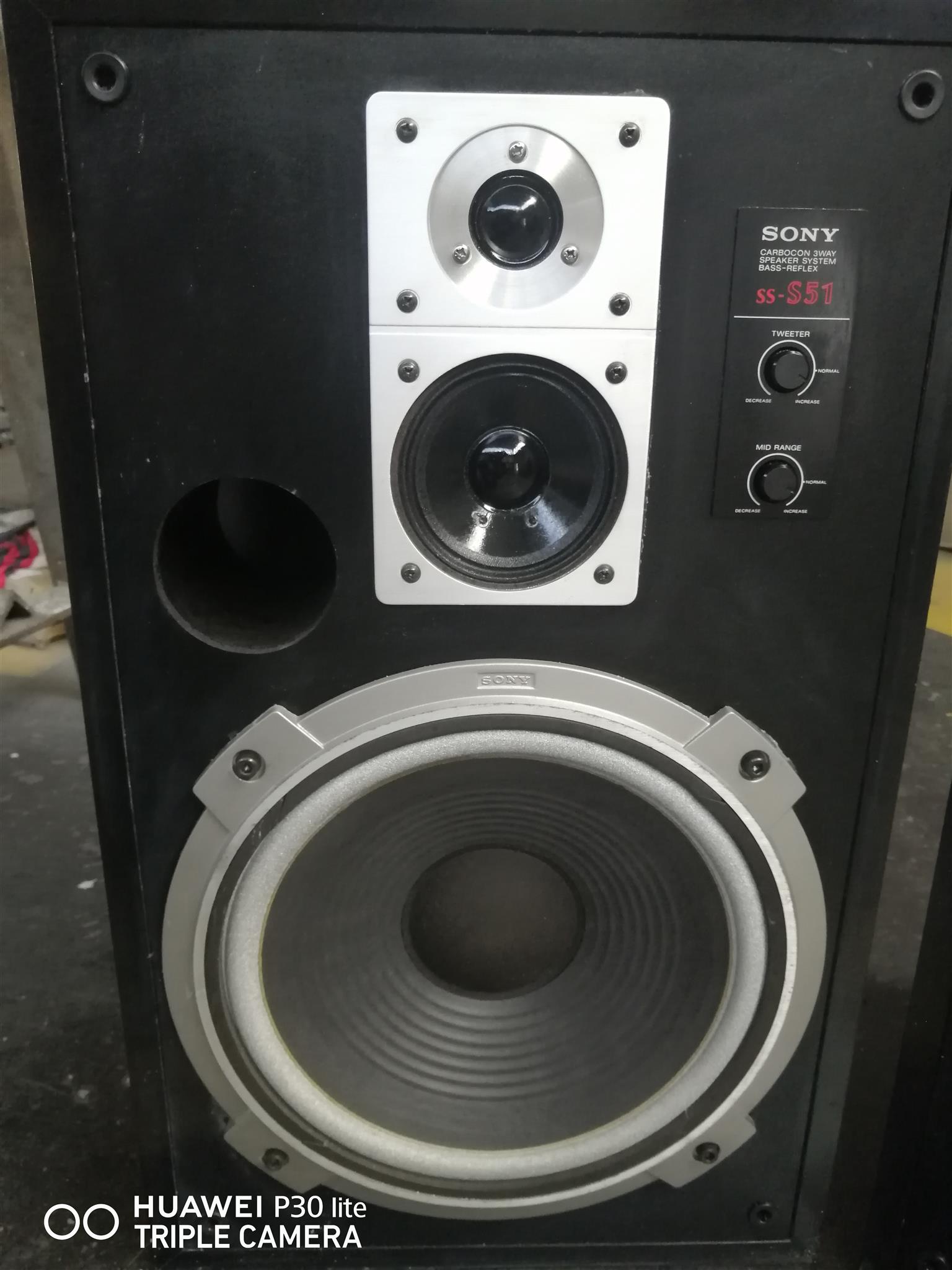 Sony floorstanding speakers | Junk Mail