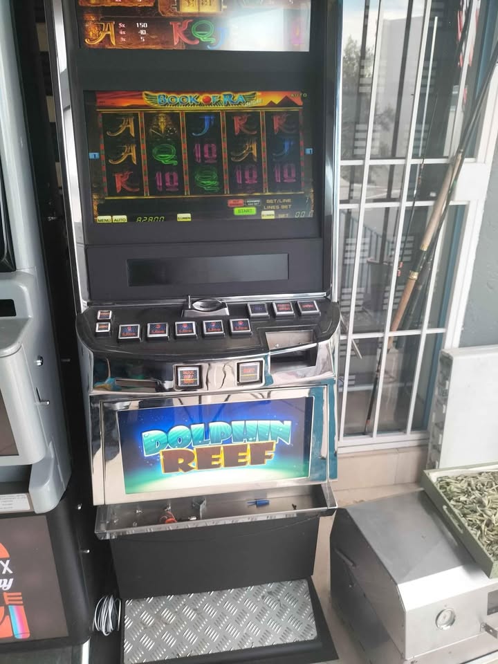 Juke Box ,/ Gambling Machines | Junk Mail Marketplace