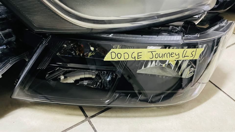 Dodge Journey headlight - Private Seller Dodge Journey headlight - Private Seller