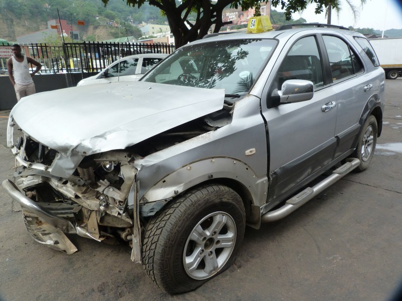Kia Sorento 2.5 CRDi 4x4 Manual Grey - 2006 STRIPPING FOR SPARES - Private Seller Kia Sorento 2.5 CRDi 4x4 Manual Grey - 2006 STRIPPING FOR SPARES - Private Seller