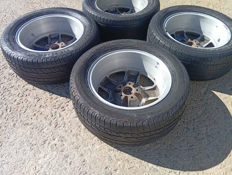 Dodge caliber 4 set of  17 inch rims and tyres