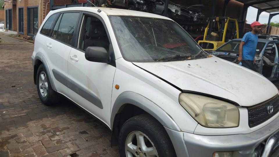 2001 RAV 4 FOR SPARES - Private Seller 2001 RAV 4 FOR SPARES - Private Seller
