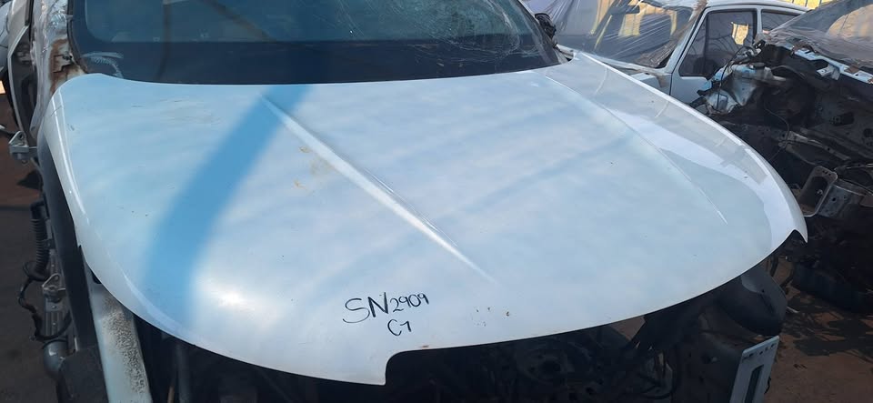 Mahindra xuv500 bonnet - Private Seller