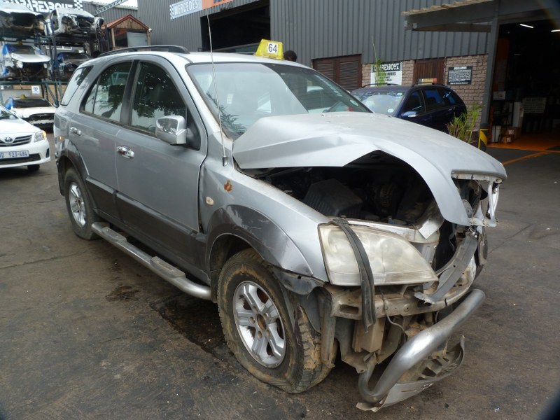 Kia Sorento 2.5 CRDi 4x4 Manual Grey - 2006 STRIPPING FOR SPARES - Private Seller Kia Sorento 2.5 CRDi 4x4 Manual Grey - 2006 STRIPPING FOR SPARES - Private Seller