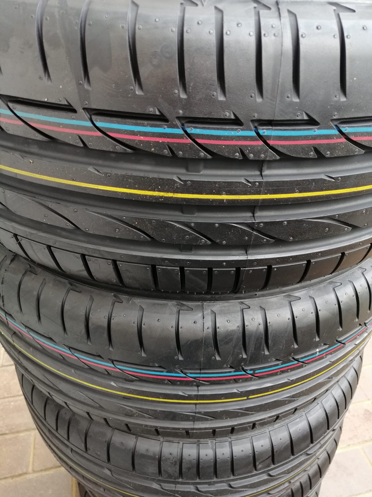 NEW! RUNFLATS. 225/50/17 BRIDGESTONE