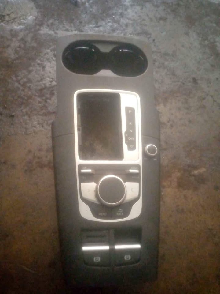 Vw Audi a3 center console - Private Seller Vw Audi a3 center console - Private Seller
