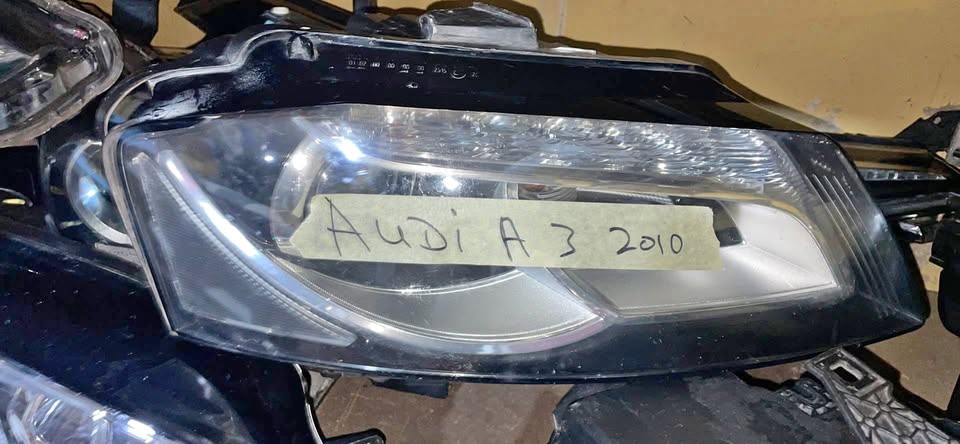 Audi A3 headlight 2010 - Private Seller Audi A3 headlight 2010 - Private Seller