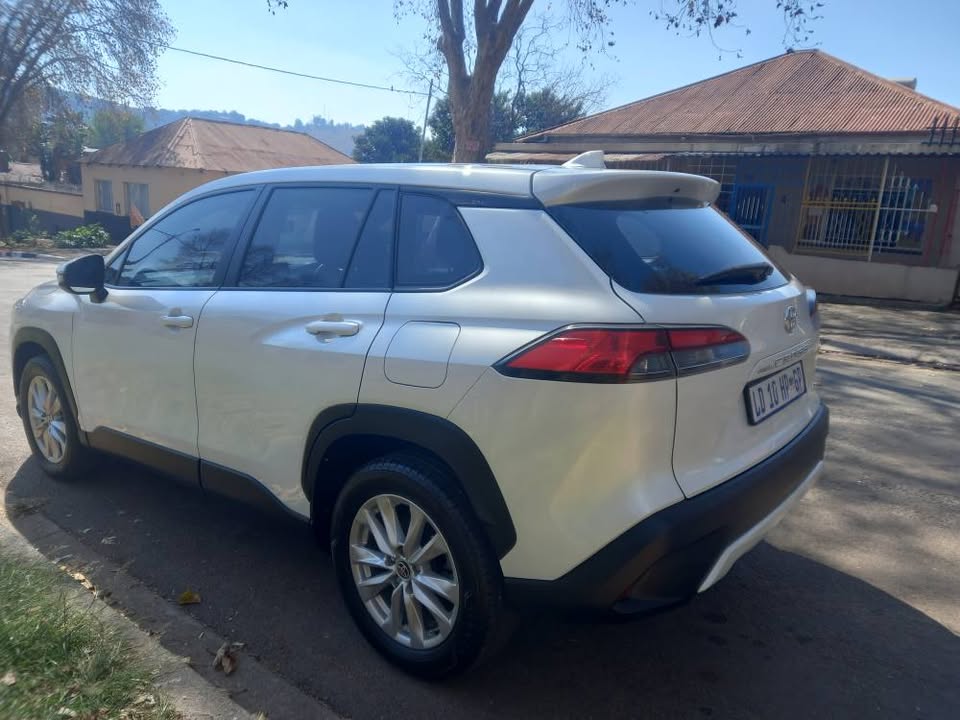 2023 Toyota corolla cross 1.8 XI Petrol, Automatic, White, 14000kms Keyless, Service book