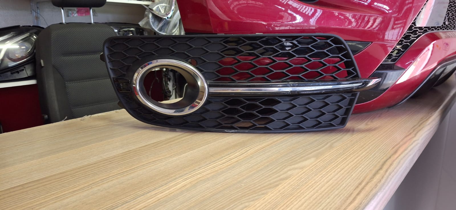 2016 AUDI Q5 FOGLIGHT COVER RIGHTSIDE FOR SALE IN EXCELLENT CONDITION - Private Seller 2016 AUDI Q5 FOGLIGHT COVER RIGHTSIDE FOR SALE IN EXCELLENT CONDITION - Private Seller