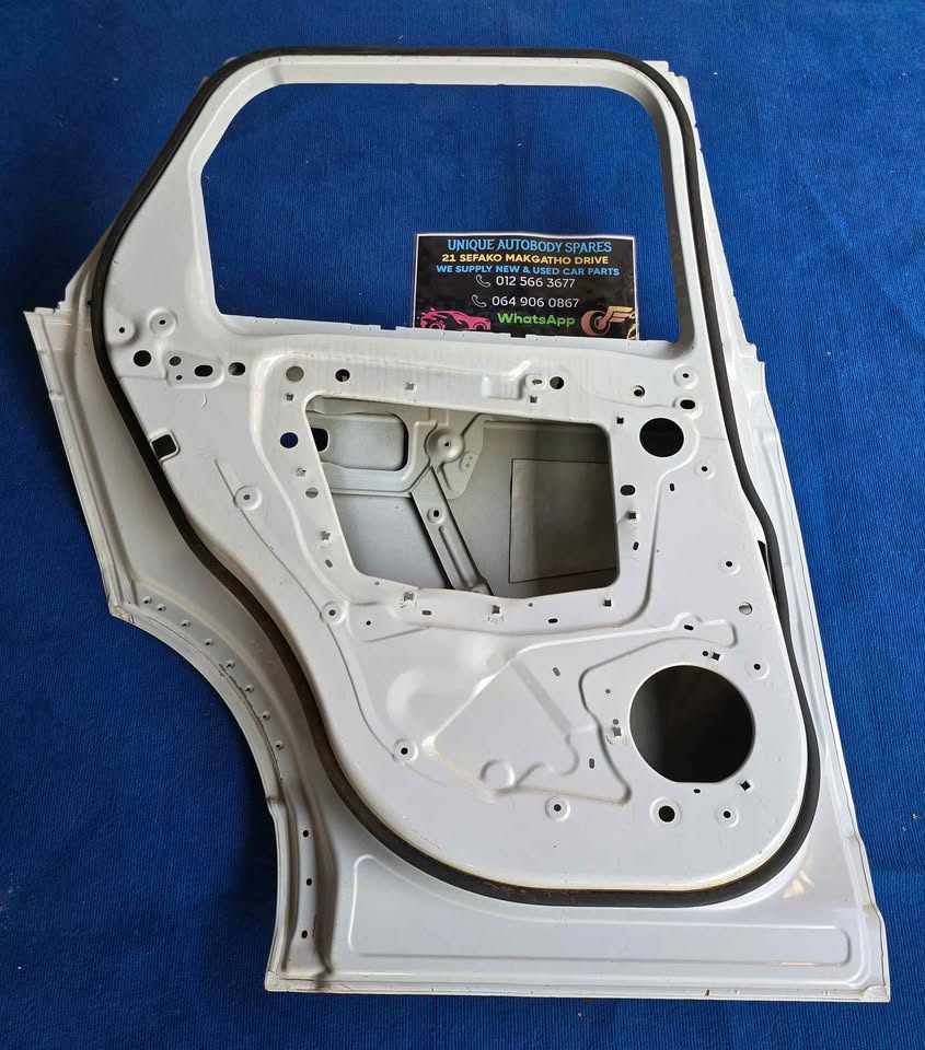Range Rover Velar Left Rear Door - Private Seller