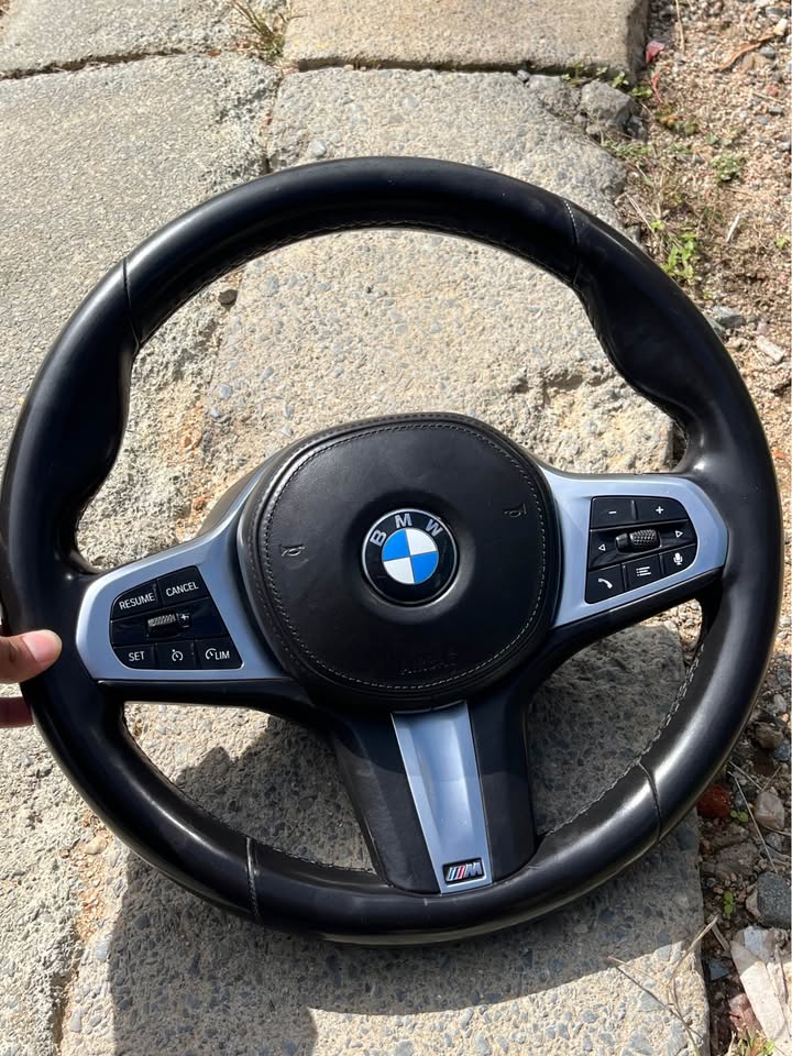 BMW G-Series (G20) M Sport Steering Wheel Fits F30 (Buttons Not Working) - Private Seller BMW G-Series (G20) M Sport Steering Wheel Fits F30 (Buttons Not Working) - Private Seller