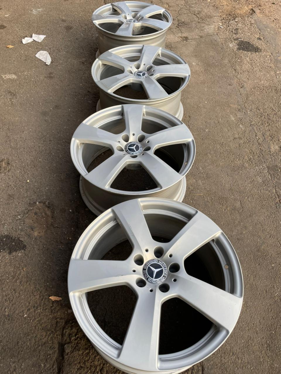 Mercedes mags size 18 set wide and narrow