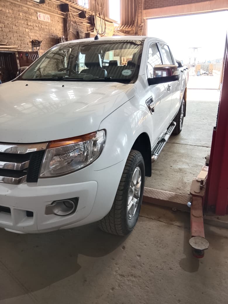 Used 2014 Ford Ranger 3.2TDCi double cab Hi-Rider XLT auto - Private Seller Used 2014 Ford Ranger 3.2TDCi double cab Hi-Rider XLT auto - Private Seller
