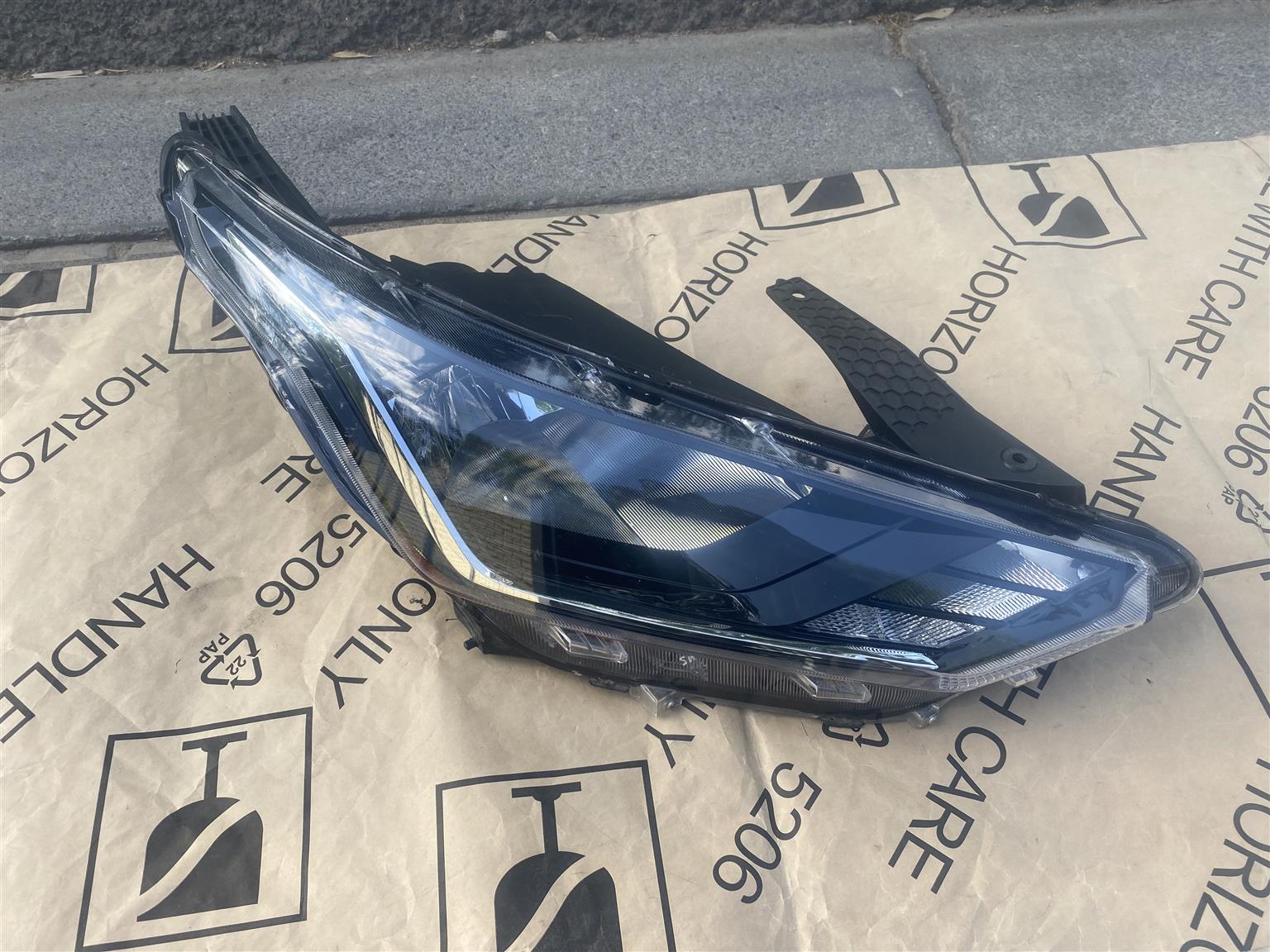 2023 NISSAN MAGNITE HALOGEN HEADLIGHT RIGHT SIDE FOR SALE - Private Seller 2023 NISSAN MAGNITE HALOGEN HEADLIGHT RIGHT SIDE FOR SALE - Private Seller