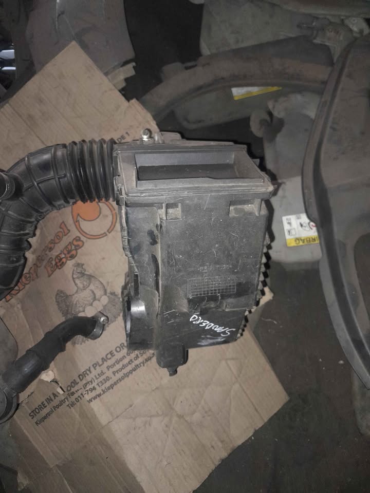Renault Sandero Airfilter Box for Sale - Private Seller Renault Sandero Airfilter Box for Sale - Private Seller