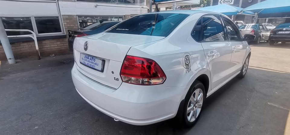 2015 VOLKSWAGEN POLO 6 SEDAN 1.6 MANUAL PETROL