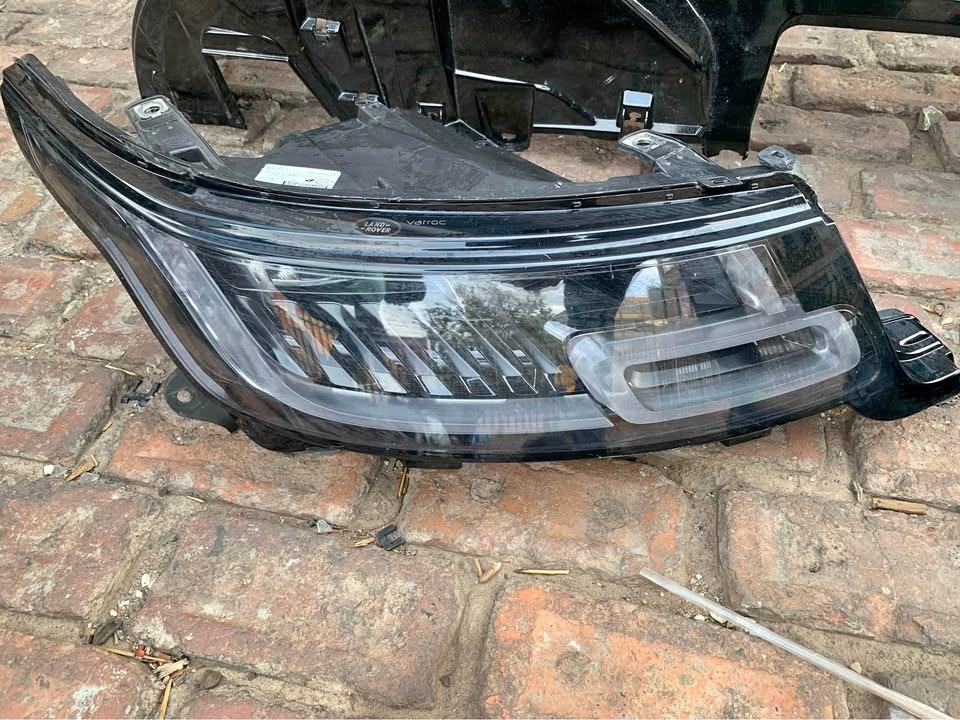 Range Rover spot headlight RHS - Private Seller Range Rover spot headlight RHS - Private Seller