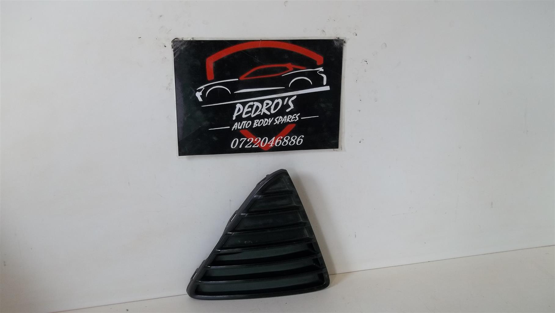 Ford Focus '12-'14 front bumper grille insert - Private Seller Ford Focus '12-'14 front bumper grille insert - Private Seller