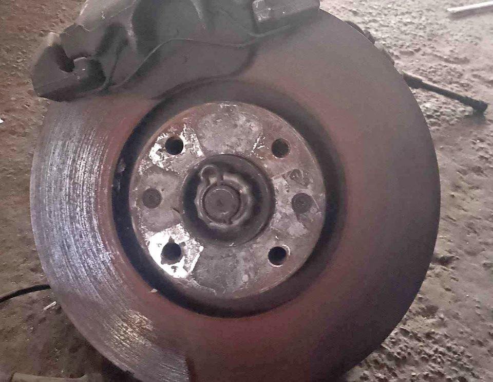 Peugeot fj 1.6 Turbo Automatic Code2 LF brake disc - Private Seller