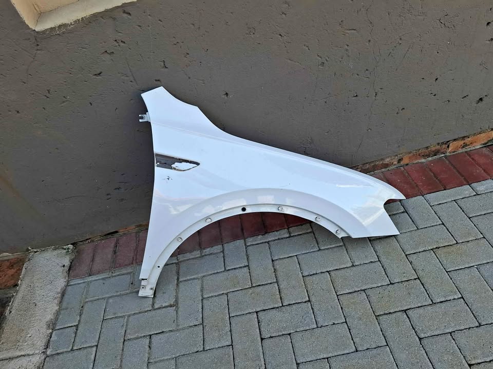 VW tiguan right fender