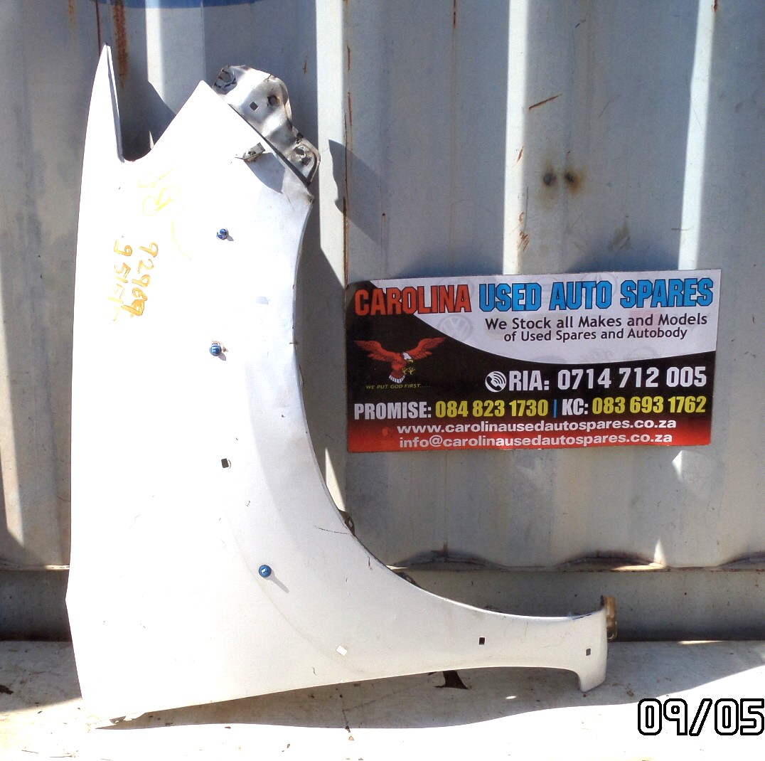 Toyota Hilux D4d right side fender taking wheel arch - Private Seller Toyota Hilux D4d right side fender taking wheel arch - Private Seller