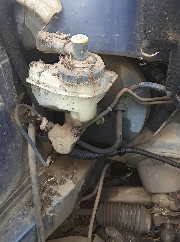 Renault Clio brake booster and brake master - Private Seller Renault Clio brake booster and brake master - Private Seller