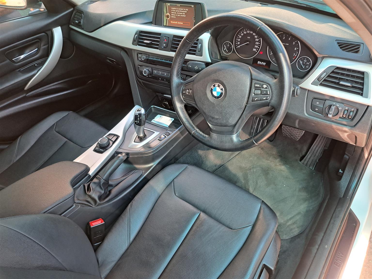 BMW 116i F30  AUTO