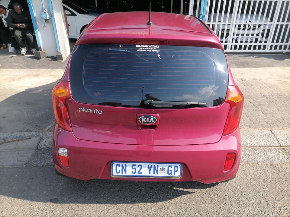 2013 Kia Picanto 1.2 Hatchback with a Nice interior seat