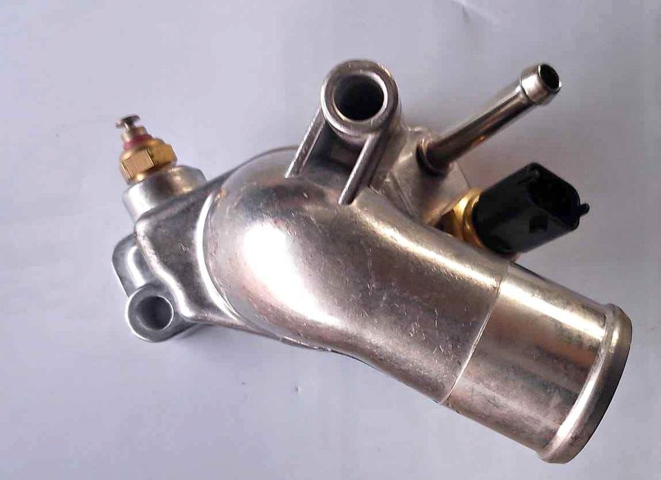 Opel Astra/ Zafira thermostat housing - Private Seller Opel Astra/ Zafira thermostat housing - Private Seller