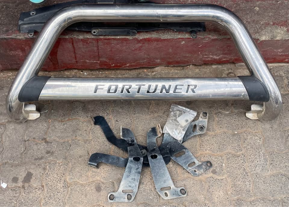 Toyota Fortuner GD6 nudge bar with brackets - Private Seller Toyota Fortuner GD6 nudge bar with brackets - Private Seller