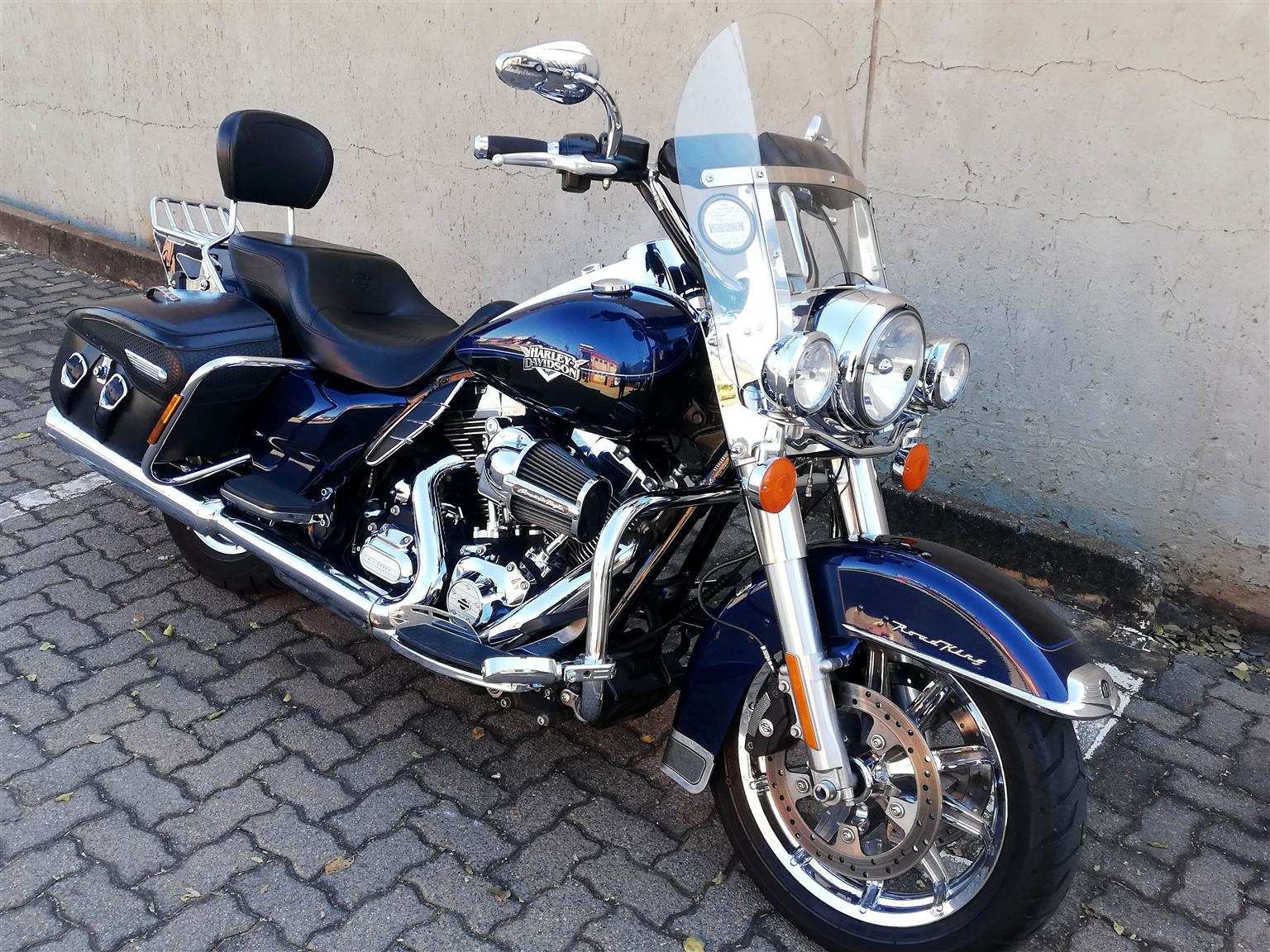 Stunning 2013 Road King with Lots of Extras! - Private Seller Stunning 2013 Road King with Lots of Extras! - Private Seller