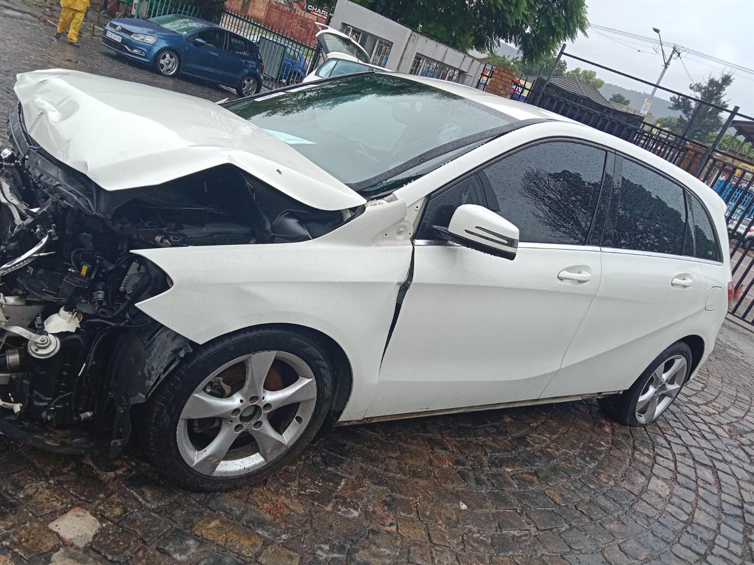 MERCEDES BENZ B180 2013 STRIPPING FOR SPARES - Private Seller
