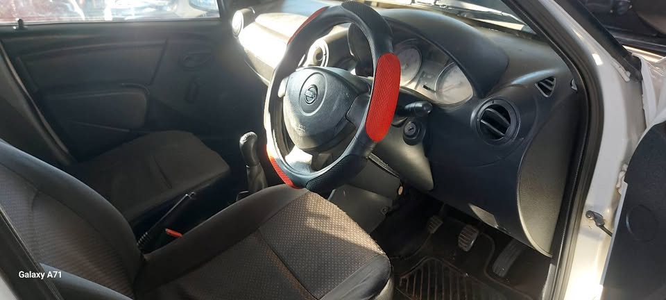 Nissan Np200 1.6i Manual petrol