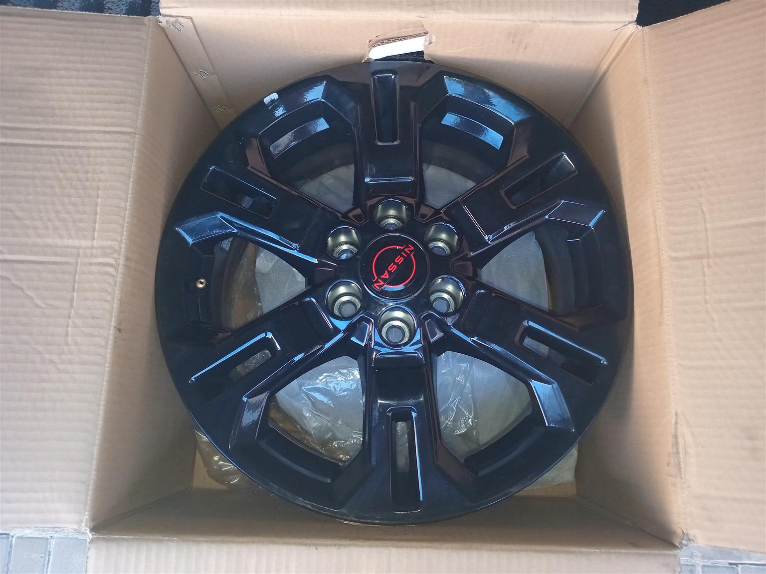 17 inch Nissan Navara mags with nuts. Brand new.