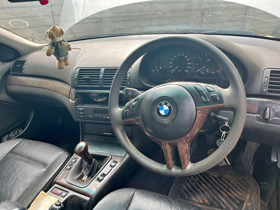 BMW E46 STEERING WHEEL + INTRUMENT CLUSTER - Private Seller BMW E46 STEERING WHEEL + INTRUMENT CLUSTER - Private Seller