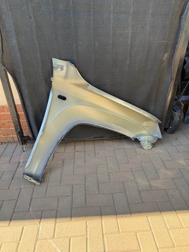 VW Amarok Left Fender with Wheel Arch - Private Seller VW Amarok Left Fender with Wheel Arch - Private Seller