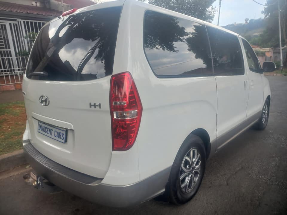 2019 HYUNDAI H1 BUS 2.5 DIESEL, AUTOMATIC, WHITE COLOR, MILEAGE 43000KMS