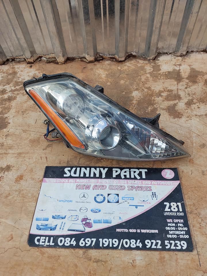Lexus 250 Headlight - Private Seller Lexus 250 Headlight - Private Seller