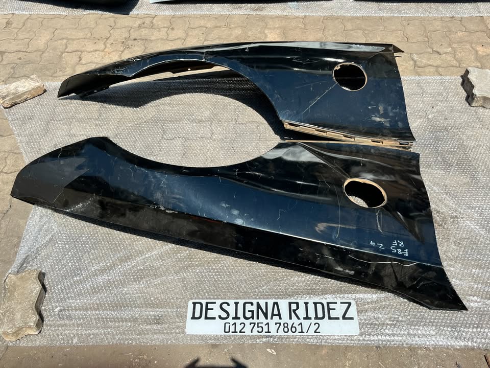 BMW E85 Z4 FRONT RIGHT & LEFT FENDERS AVAILABLE. - Private Seller BMW E85 Z4 FRONT RIGHT & LEFT FENDERS AVAILABLE. - Private Seller