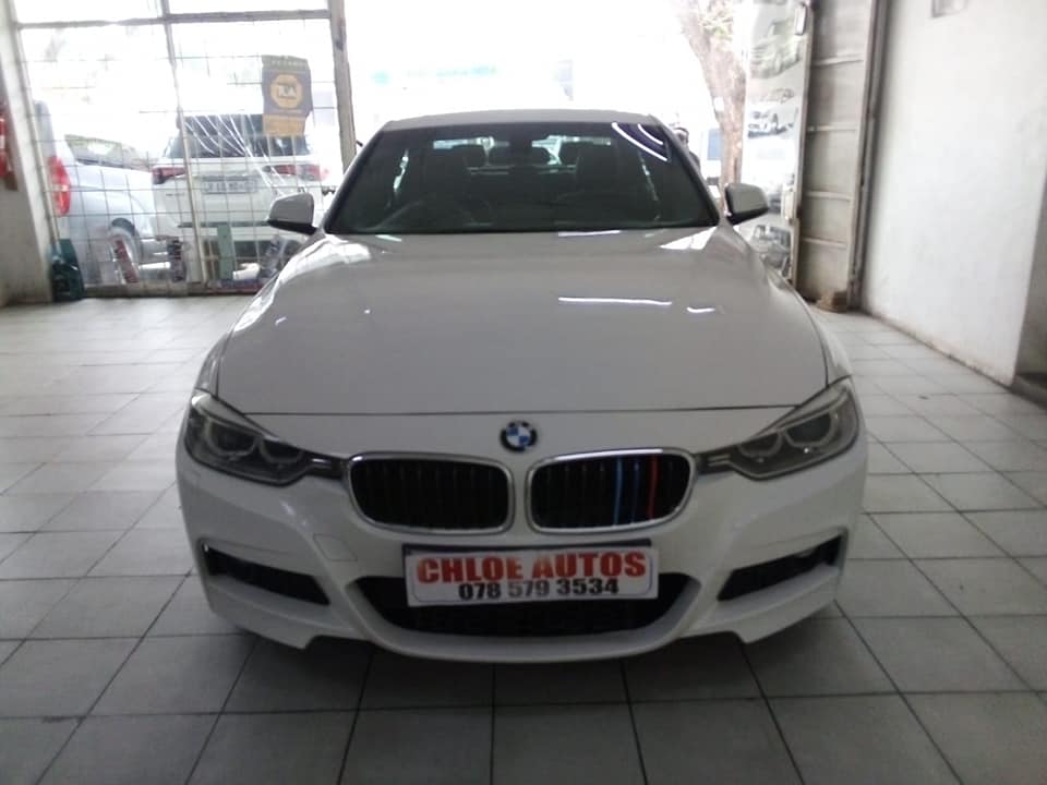 2015 BMW 3Series 328i MSport Auto white color Reverse Camera Sunroof 109000km