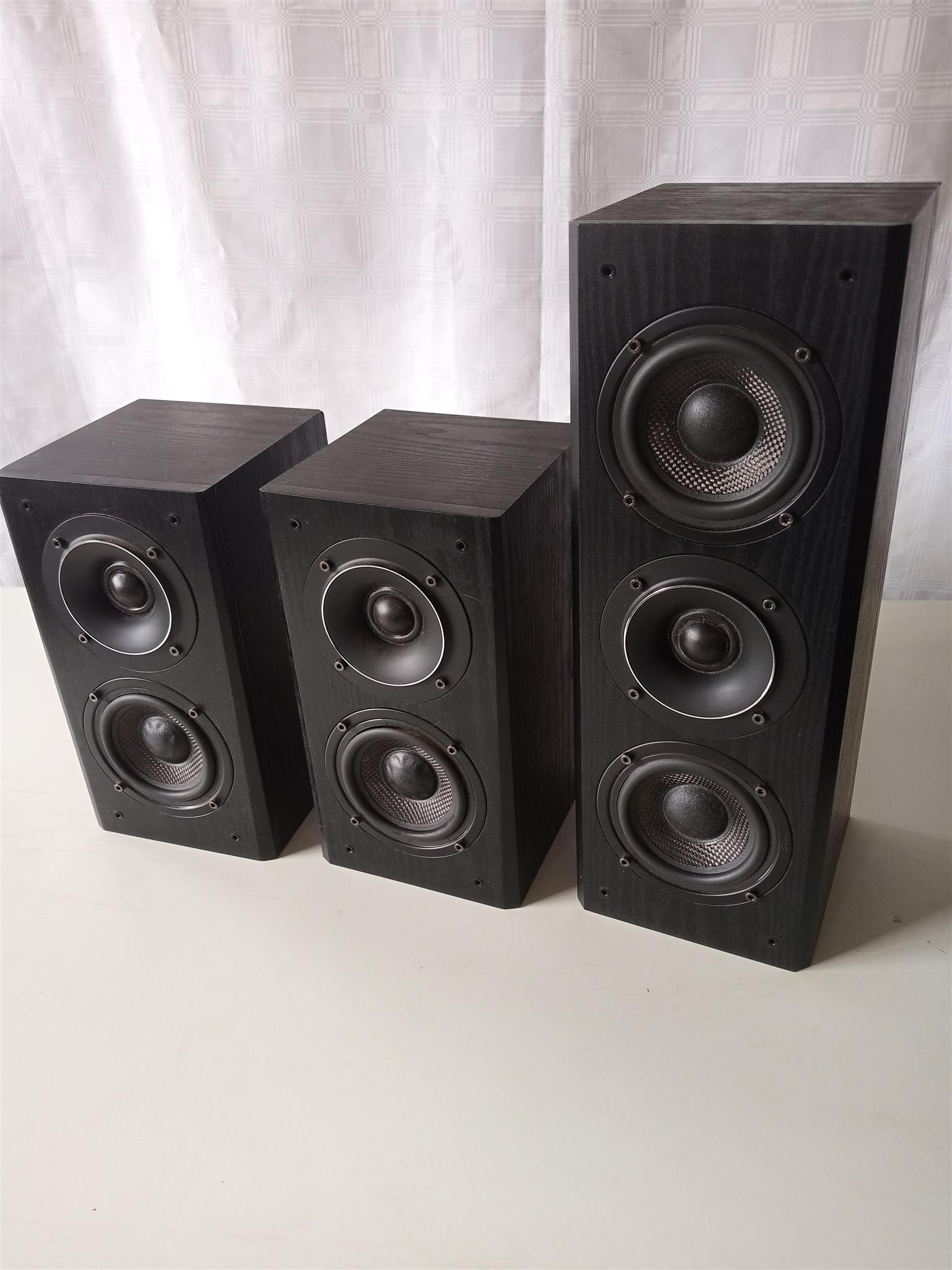 AR – Acoustic Research Surround & Centre Speakers