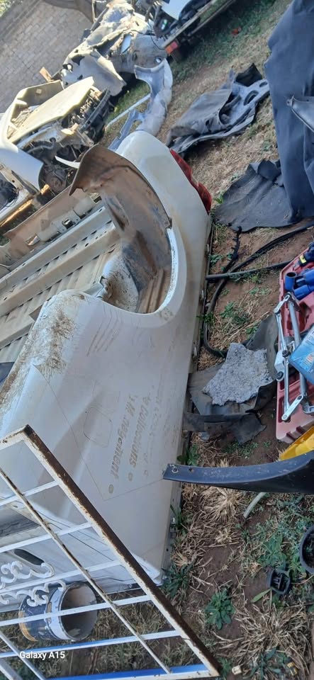 Isuzu Gen 7 loading bin complete - Private Seller Isuzu Gen 7 loading bin complete - Private Seller