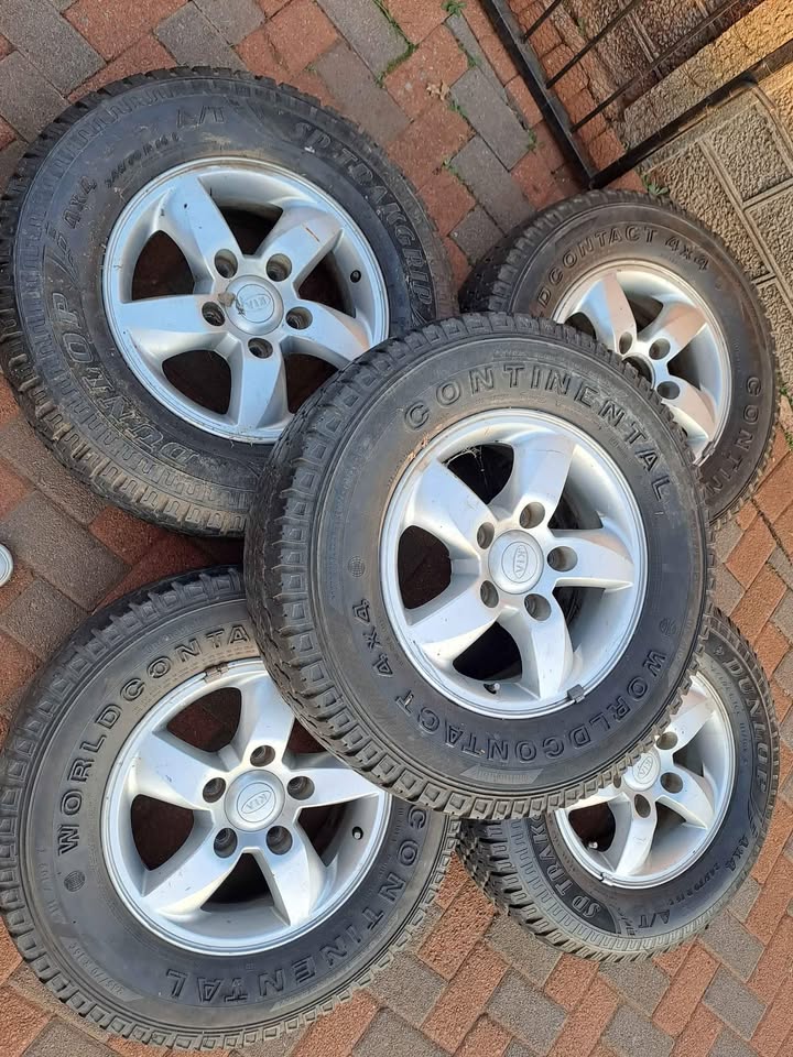 Kia Sorento rims and tyres for sale - Private Seller